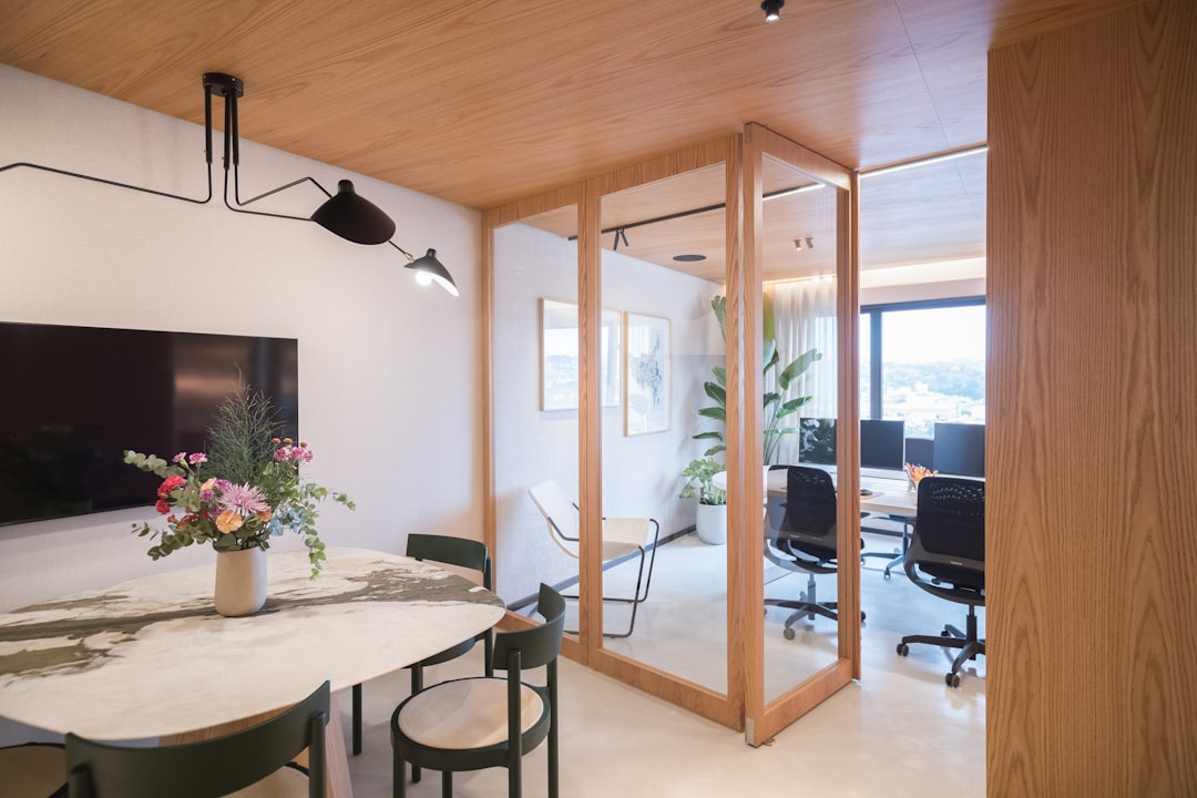 Salon, który zachwyca: Inspiracje aranżacyjne